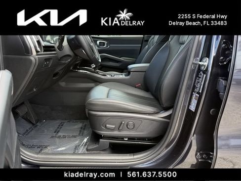 Used 2025 Kia Sorento EX w/ Panoramic Sunroof Package FWD image 18