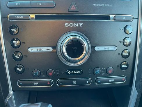 Used 2017 Ford Explorer Limited image 27