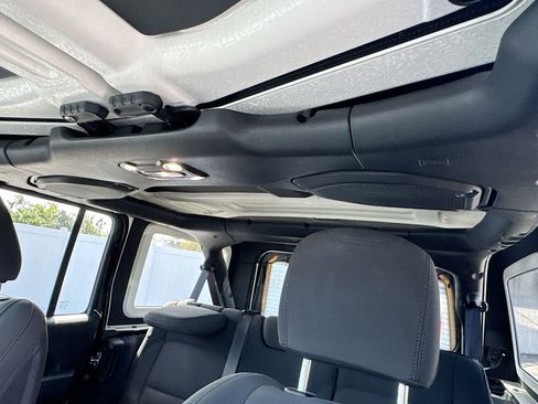 Used 2023 Jeep Wrangler Sport image 19