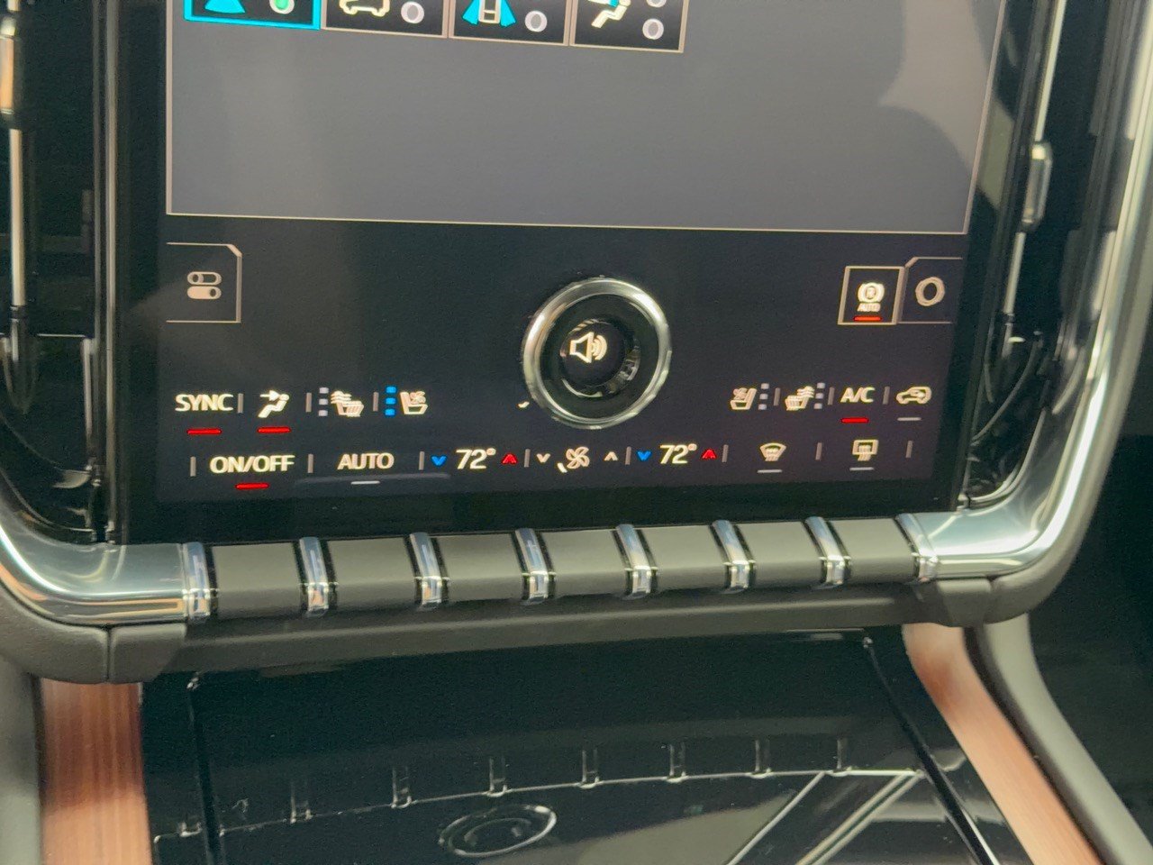 Used 2026 GMC Yukon Denali AWD/4WD image 22