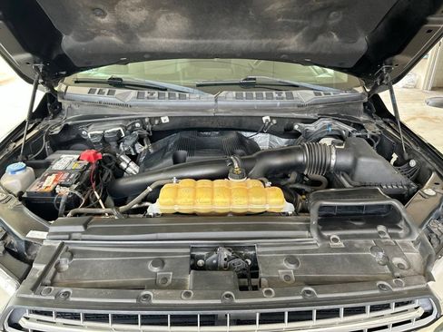 Used 2019 Ford F150 XLT w/ Equipment Group 302A Luxury AWD/4WD image 12