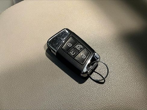Used 2021 Volkswagen Atlas SEL Premium AWD/4WD image 34
