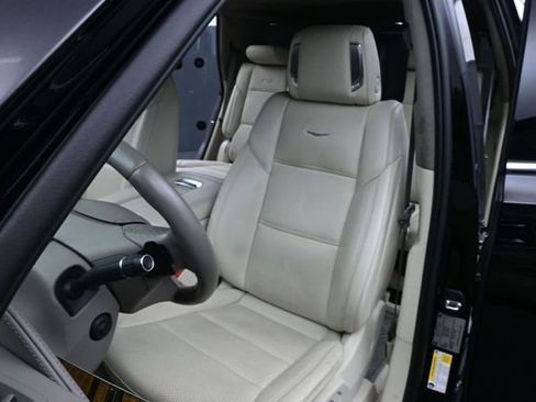 Used 2022 Cadillac Escalade Premium Luxury Platinum AWD/4WD image 11