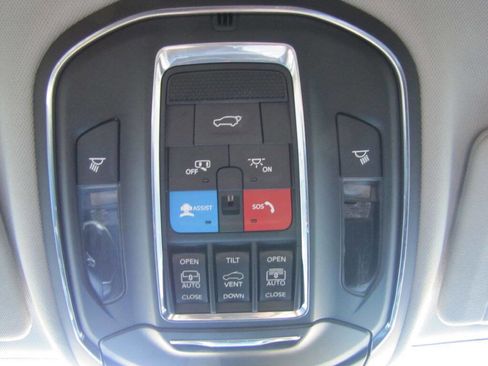 Used 2023 Jeep Grand Cherokee 4WD 4xe image 47