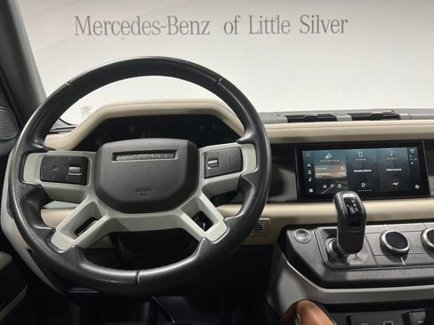 Used 2024 Land Rover Defender 110 S image 31