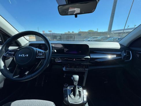 Used 2025 Kia Seltos S image 31