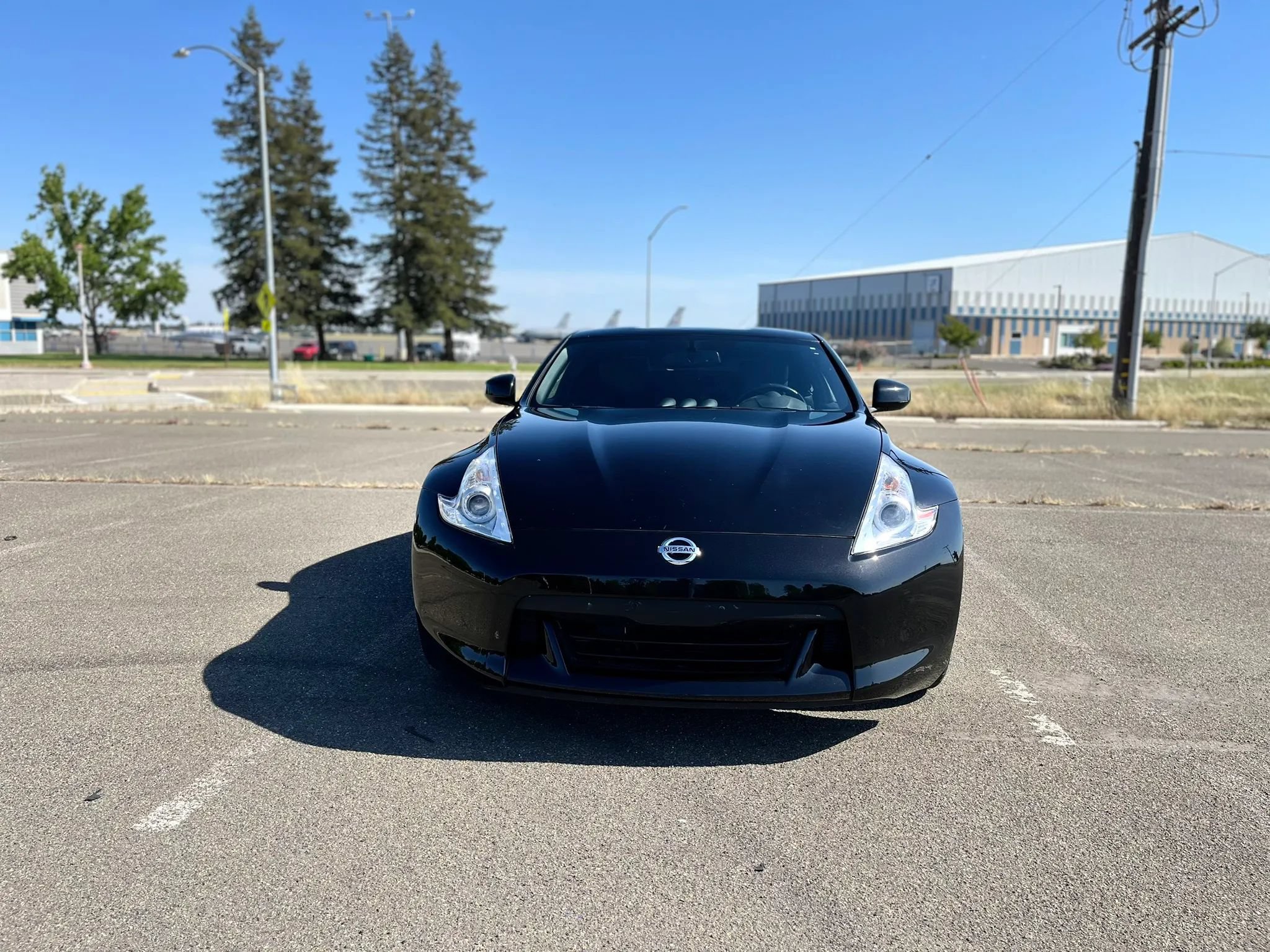 Used 2011 Nissan 370Z Touring w/ Sport Pkg RWD image 2