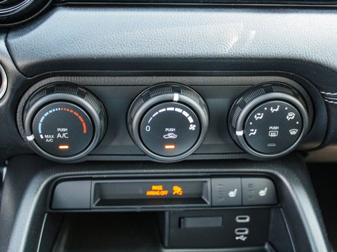 New 2026 MAZDA MX-5 Miata Club w/ Interior Package RWD image 16