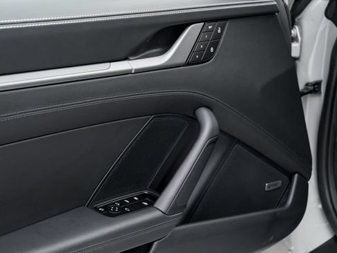 Certified 2024 Porsche 911 Carrera RWD image 8