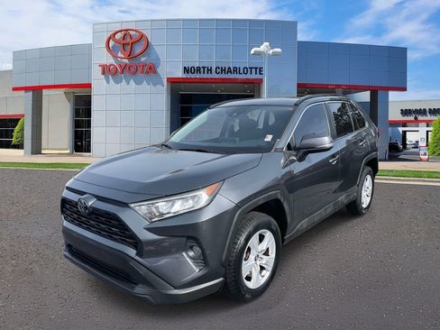 Used 2019 Toyota RAV4 XLE image 4