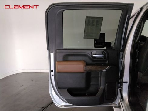 Used 2023 Chevrolet Silverado 2500 High Country w/ Technology Package image 32