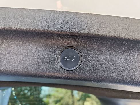 Used 2023 Tesla Model Y Long Range image 28