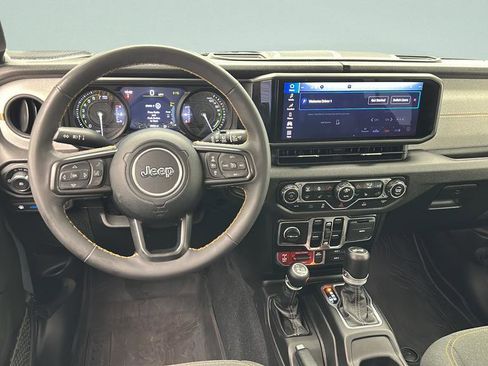 Used 2024 Jeep Wrangler Unlimited AWD/4WD image 13