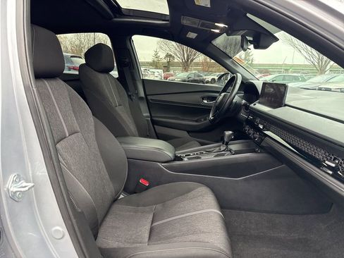 Used 2023 Honda Accord Sport image 28