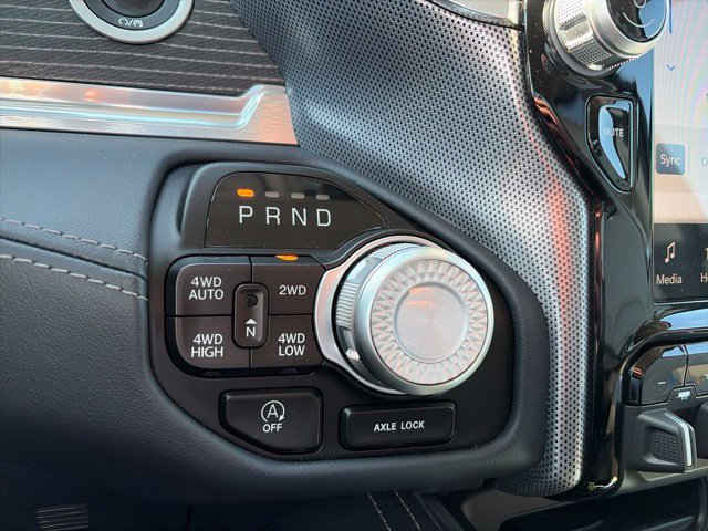 Used 2022 RAM 1500 Limited AWD/4WD image 18