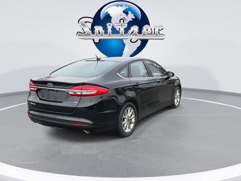 Used 2017 Ford Fusion SE image 9