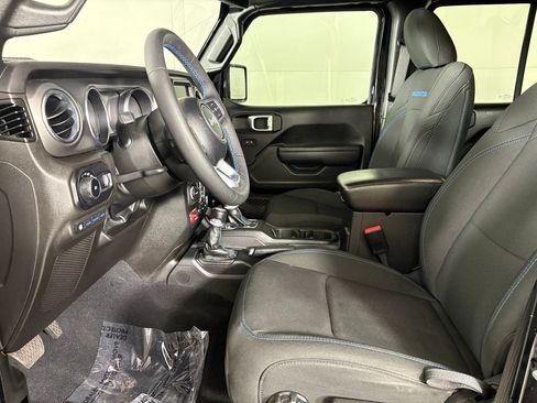 Used 2023 Jeep Wrangler Unlimited Rubicon 4xe AWD/4WD image 19