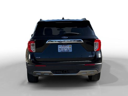 Used 2022 Ford Explorer XLT w/ Equipment Group 202A image 4