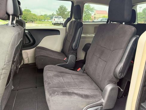 Used 2011 Dodge Grand Caravan Crew FWD image 10