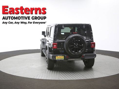 Used 2025 Jeep Wrangler Unlimited Sahara AWD/4WD image 62