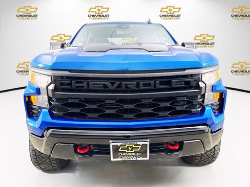 Used 2024 Chevrolet Silverado 1500 Custom Trail Boss w/ LPO, Dark Essentials Package AWD/4WD image 2