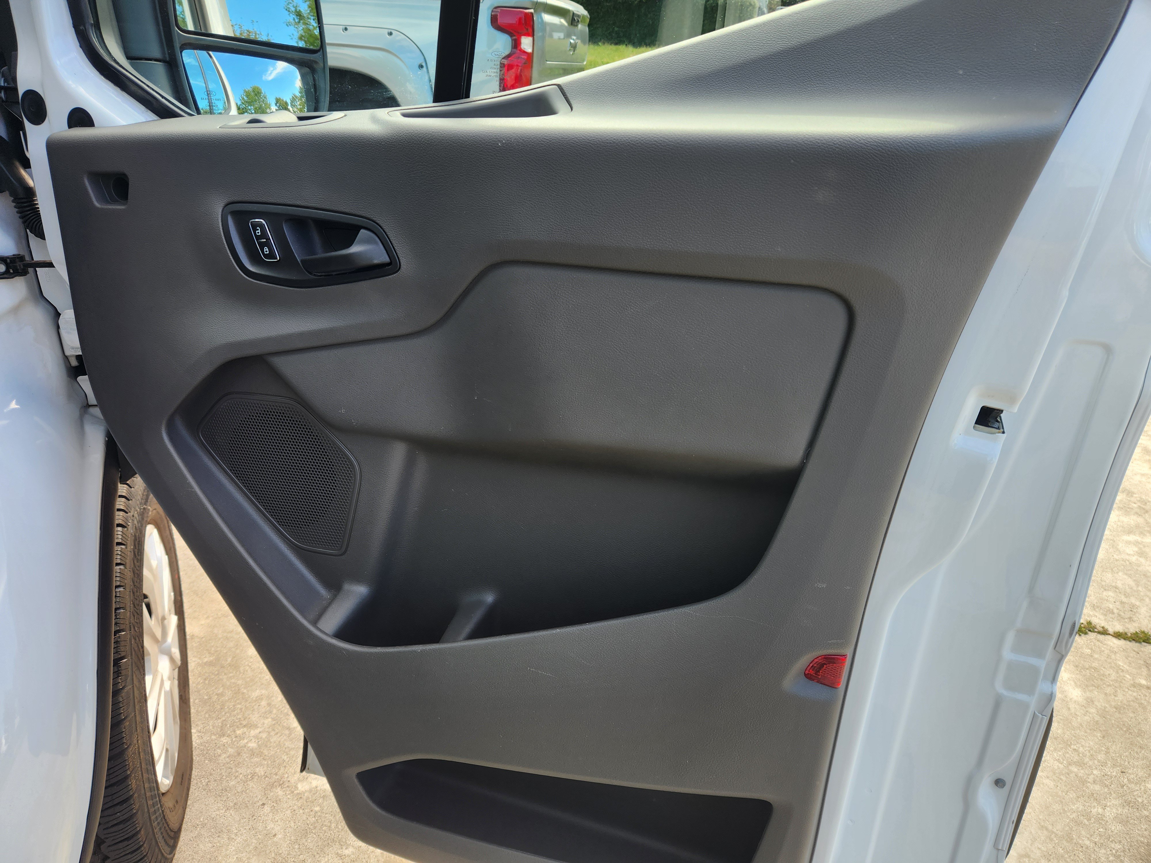 Used 2025 Ford Transit 250 Low Roof w/ Exterior Upgrade Package RWD image 27