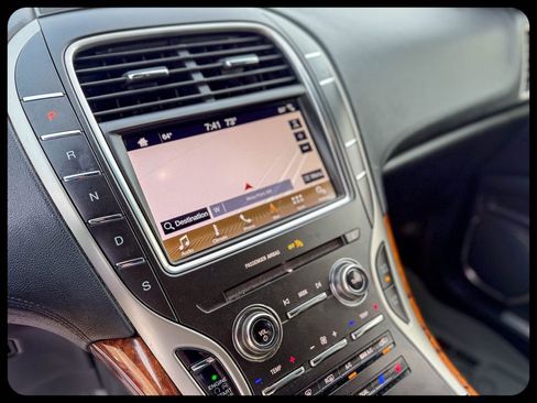 Used 2019 Lincoln Nautilus Reserve image 33