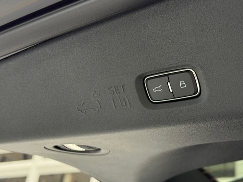 New 2026 Lincoln Navigator L Reserve AWD/4WD image 15