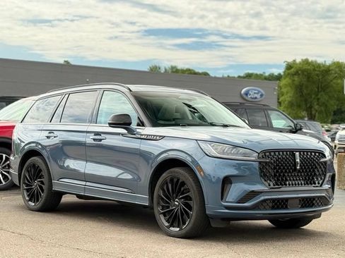 Used 2025 Lincoln Aviator Reserve w/ Jet Appearance Package AWD/4WD image 34