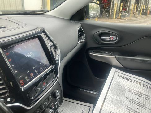 Used 2020 Jeep Cherokee Limited AWD/4WD image 15