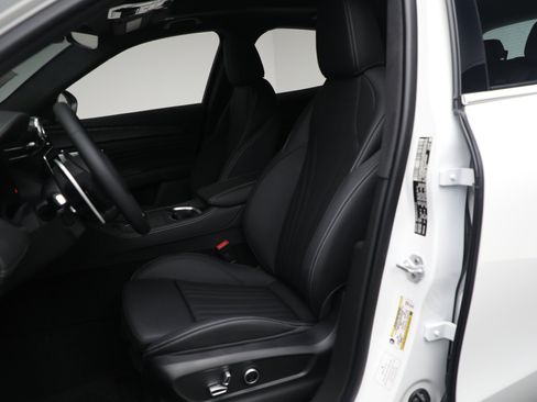 New 2025 Maserati Grecale GT image 14