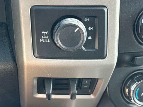 Used 2017 Ford F250 Lariat w/ Lariat Value Package image 23