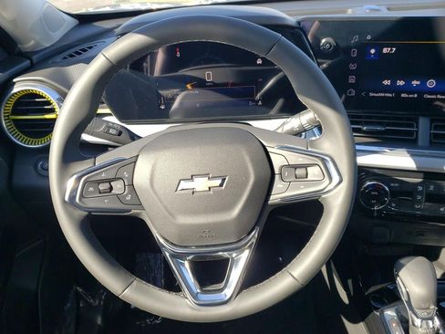 New 2026 Chevrolet Trax LT w/ Sunroof Package image 14