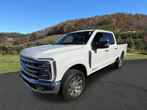 Used 2025 Ford F250 Lariat w/ Lariat Ultimate Package image 3