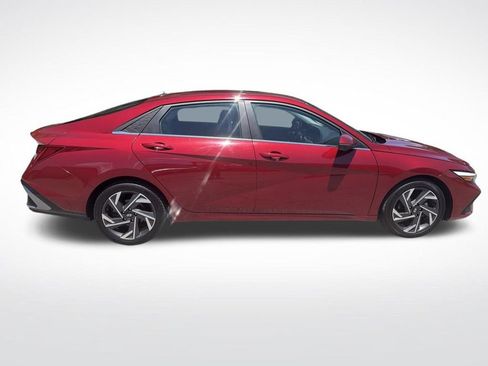 Used 2024 Hyundai Elantra Limited FWD image 16