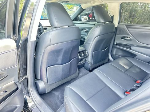 Used 2024 Lexus ES 350 w/ Premium Package FWD image 12