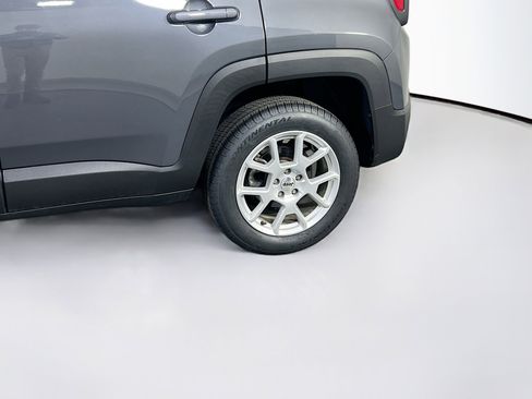 Used 2022 Jeep Renegade Latitude image 29