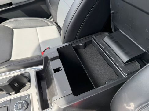 Used 2022 Ford Explorer XLT w/ Equipment Group 202A image 26