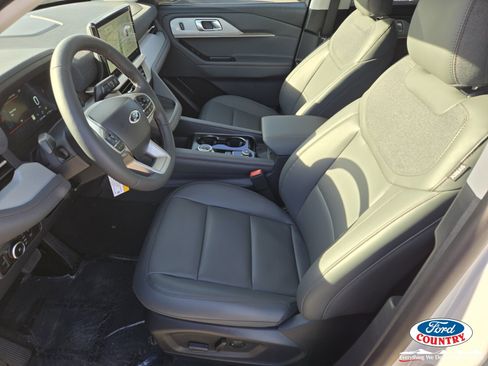 New 2026 Ford Explorer Active w/ Active Comfort Package image 6