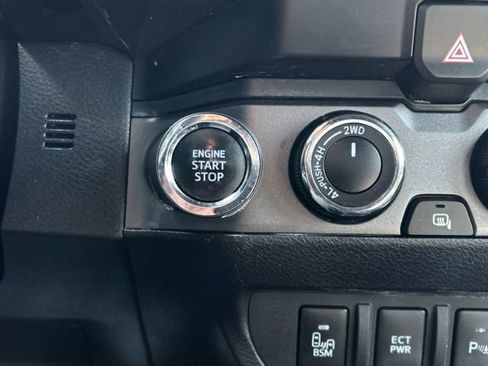 Used 2023 Toyota Tacoma TRD Off-Road w/ Advanced Technology Package image 38