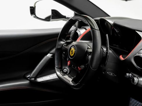 Used 2019 Ferrari 812 Superfast RWD image 15