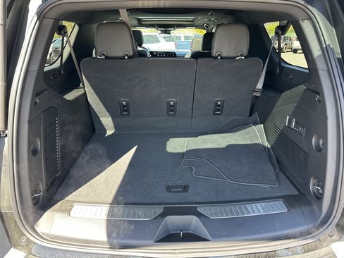 Certified 2025 Chevrolet Suburban RST w/ Advanced Technology Package image 19