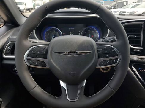 New 2026 Chrysler Pacifica Select image 21