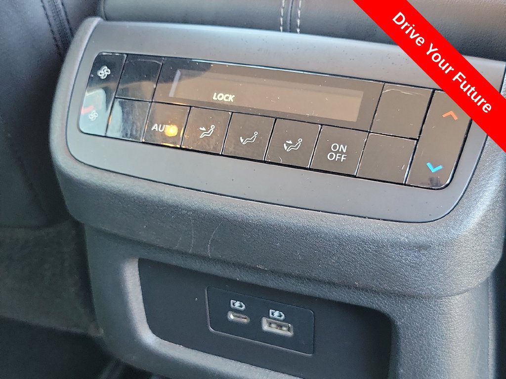 Used 2025 Nissan Pathfinder SV FWD image 22