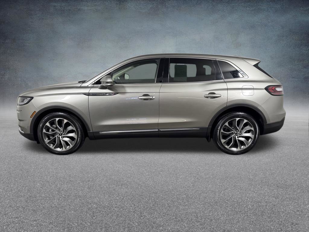 Used 2023 Lincoln Nautilus Reserve AWD/4WD image 3