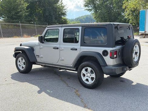 Used 2021 Jeep Wrangler Unlimited Sport w/ Cold Weather Group AWD/4WD image 4