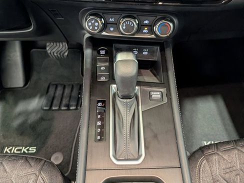 Used 2025 Nissan Kicks SV image 19