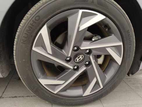 Used 2025 Hyundai Elantra Sport FWD image 31