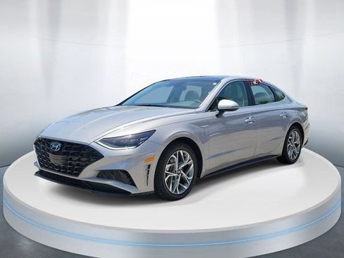 Used 2023 Hyundai Sonata SEL w/ Convenience Package FWD image 2