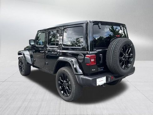 Certified 2025 Jeep Wrangler Unlimited Sahara w/ Safety Group AWD/4WD image 7